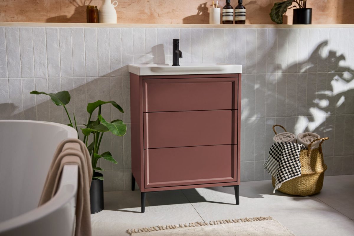 600 Freestanding Cabinet & Basin - Image 1